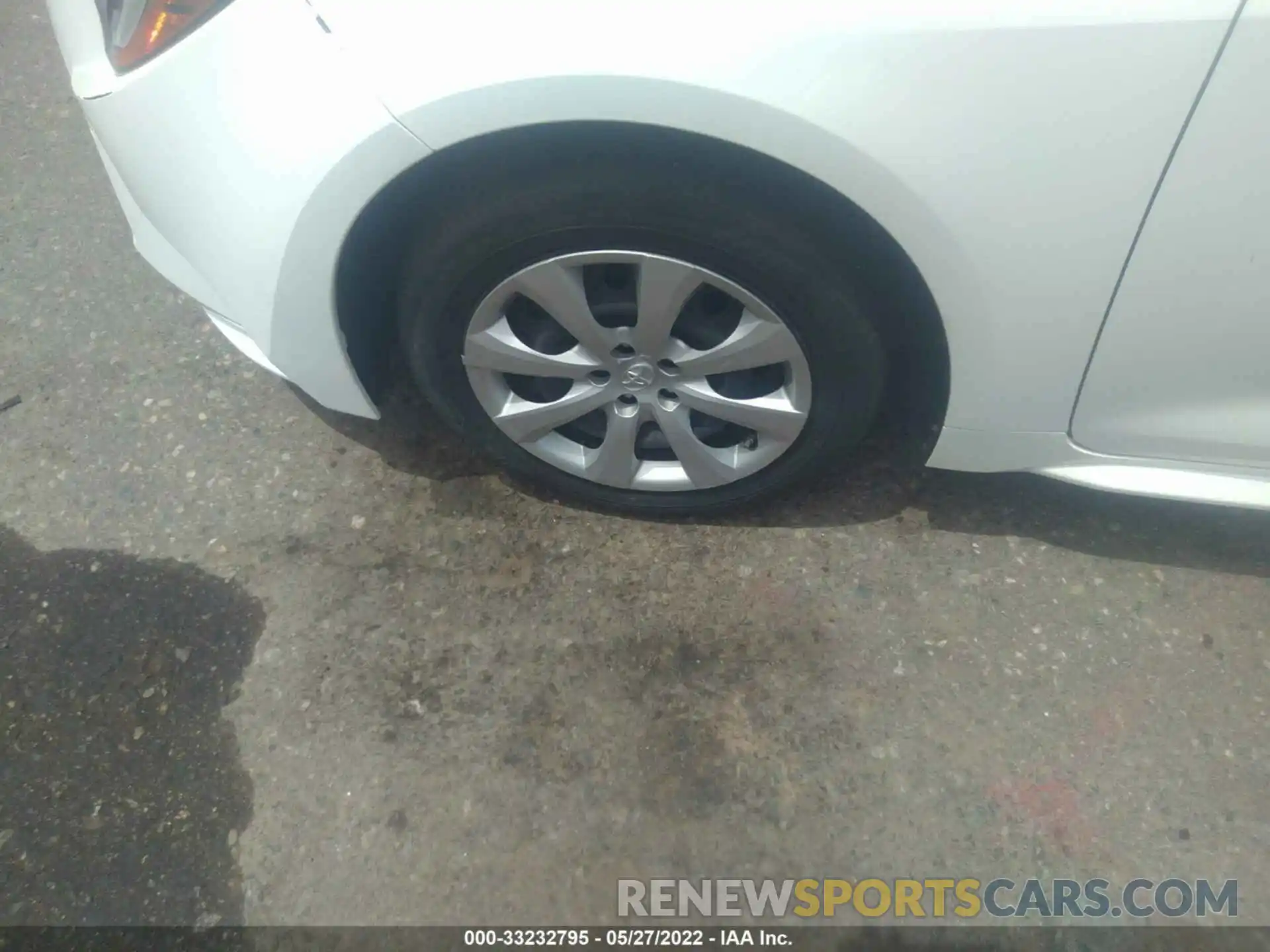 13 Photograph of a damaged car JTDEPRAE8LJ097172 TOYOTA COROLLA 2020