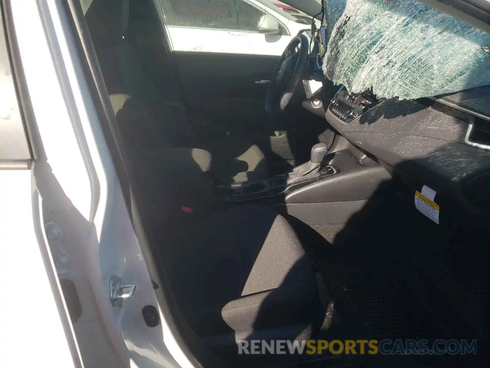 5 Photograph of a damaged car JTDEPRAE8LJ100247 TOYOTA COROLLA 2020