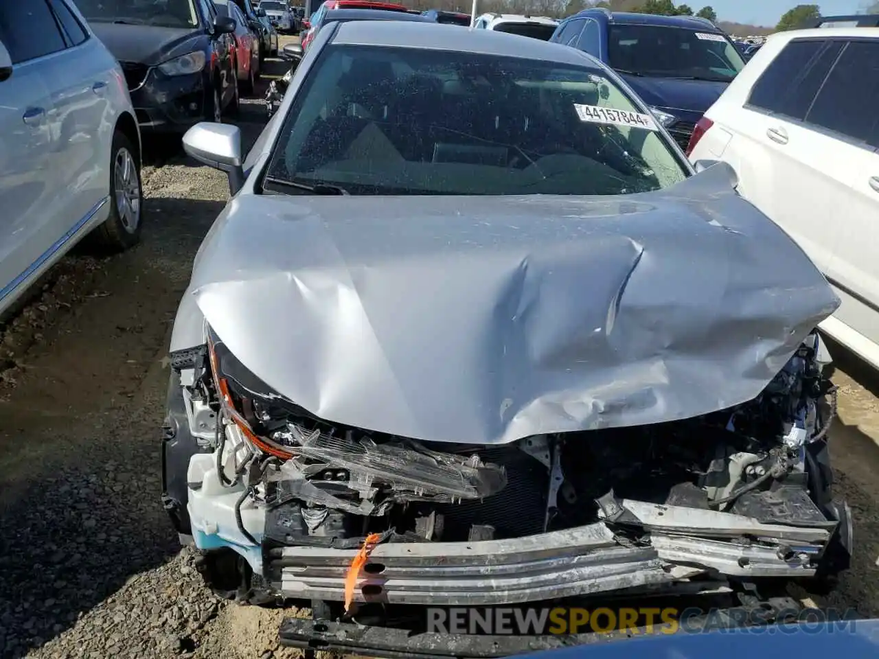 5 Photograph of a damaged car JTDEPRAE8LJ103374 TOYOTA COROLLA 2020