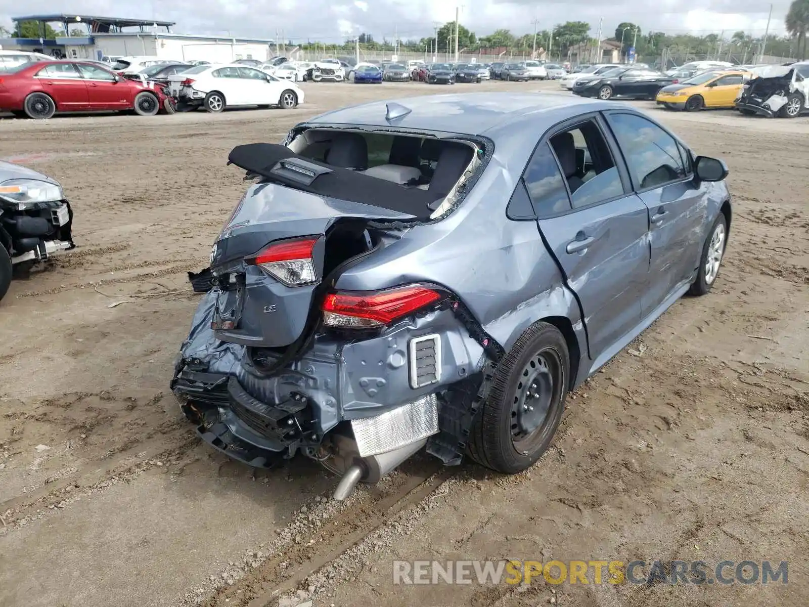 4 Photograph of a damaged car JTDEPRAE8LJ111149 TOYOTA COROLLA 2020