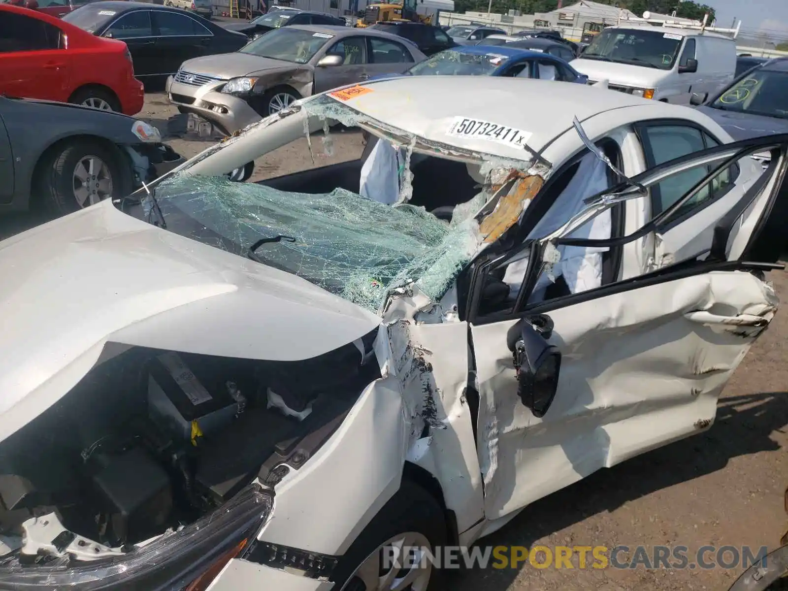 9 Photograph of a damaged car JTDEPRAE8LJ112401 TOYOTA COROLLA 2020