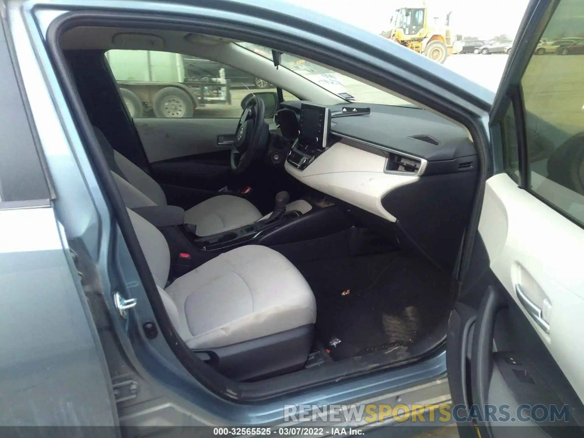 5 Photograph of a damaged car JTDEPRAE8LJ112916 TOYOTA COROLLA 2020