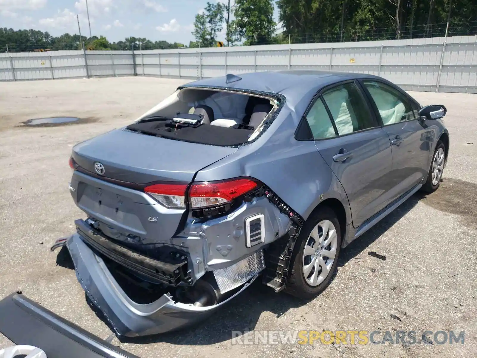 4 Photograph of a damaged car JTDEPRAE8LJ113838 TOYOTA COROLLA 2020