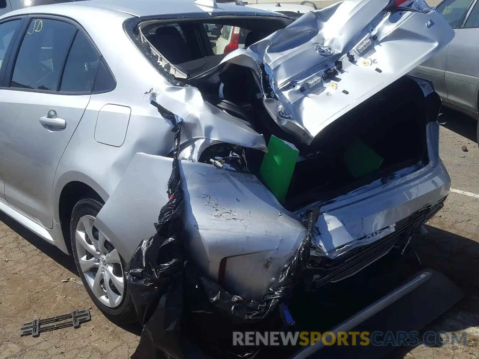 9 Photograph of a damaged car JTDEPRAE8LJ115881 TOYOTA COROLLA 2020