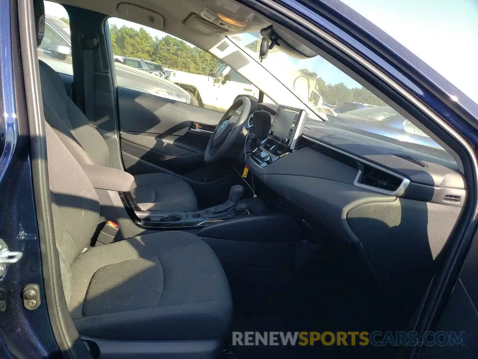 5 Photograph of a damaged car JTDEPRAE8LJ116173 TOYOTA COROLLA 2020