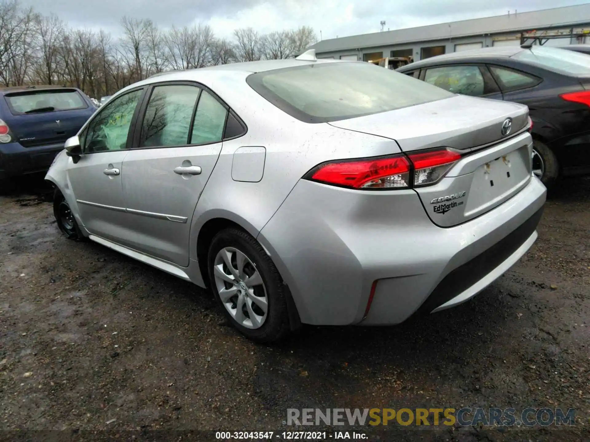 3 Photograph of a damaged car JTDEPRAE9LJ001873 TOYOTA COROLLA 2020