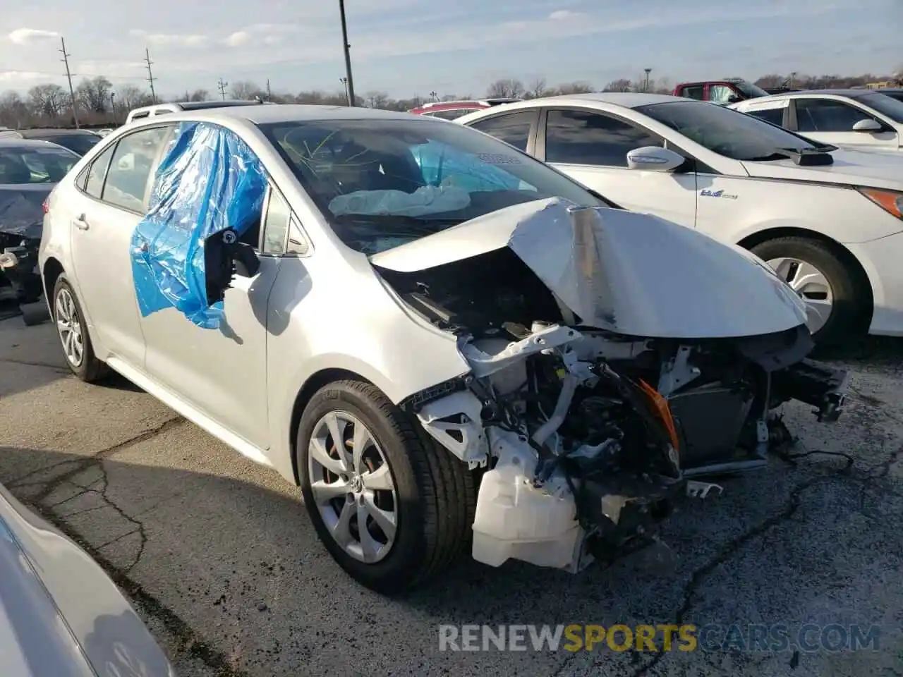 1 Photograph of a damaged car JTDEPRAE9LJ020018 TOYOTA COROLLA 2020