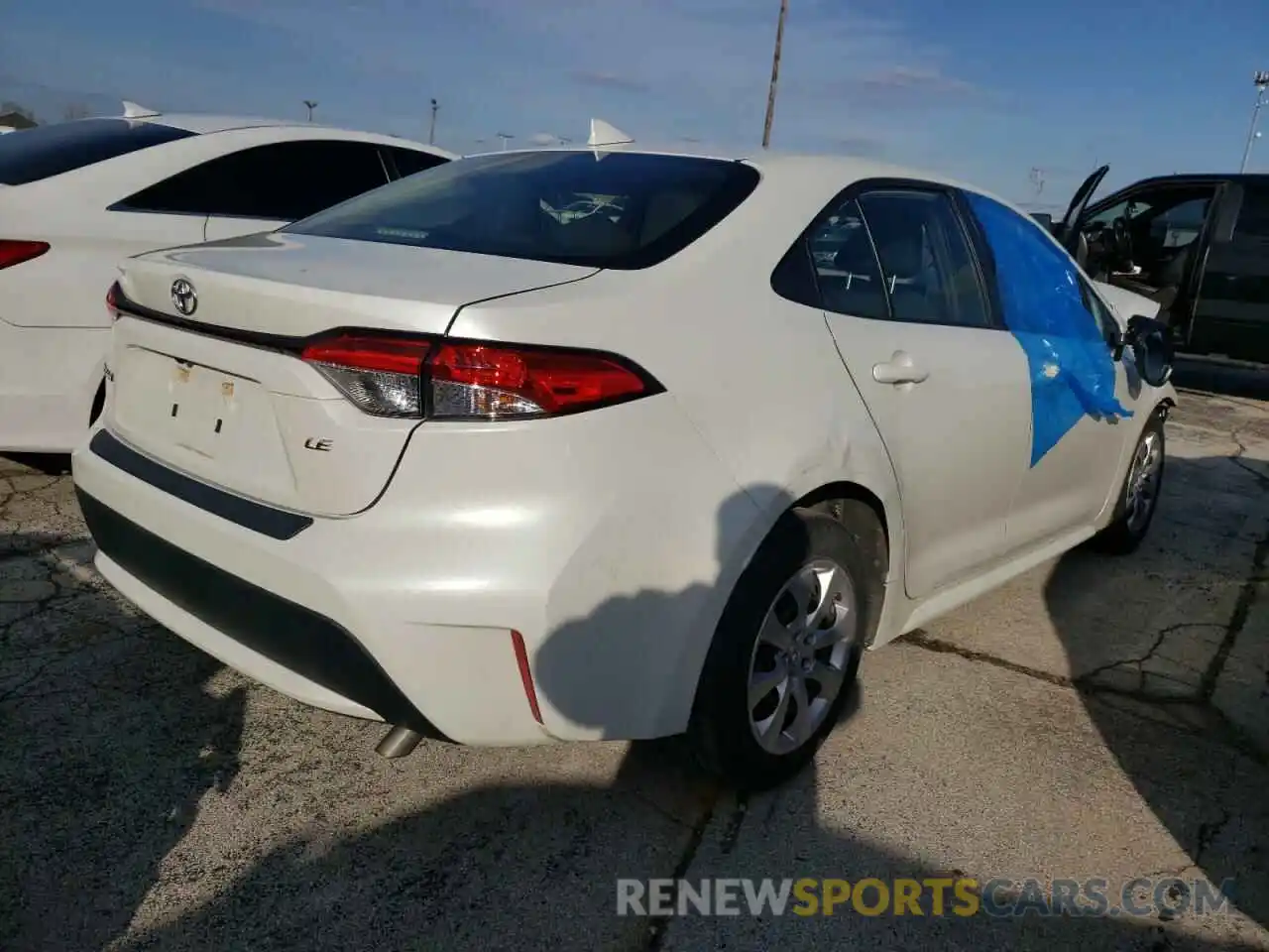 4 Photograph of a damaged car JTDEPRAE9LJ020018 TOYOTA COROLLA 2020