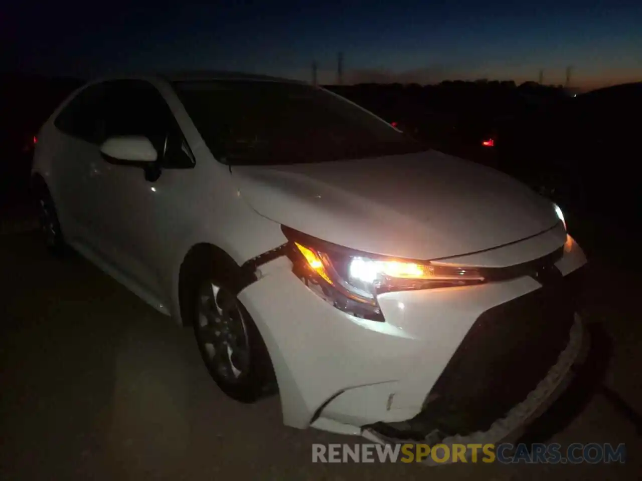 1 Photograph of a damaged car JTDEPRAE9LJ020164 TOYOTA COROLLA 2020