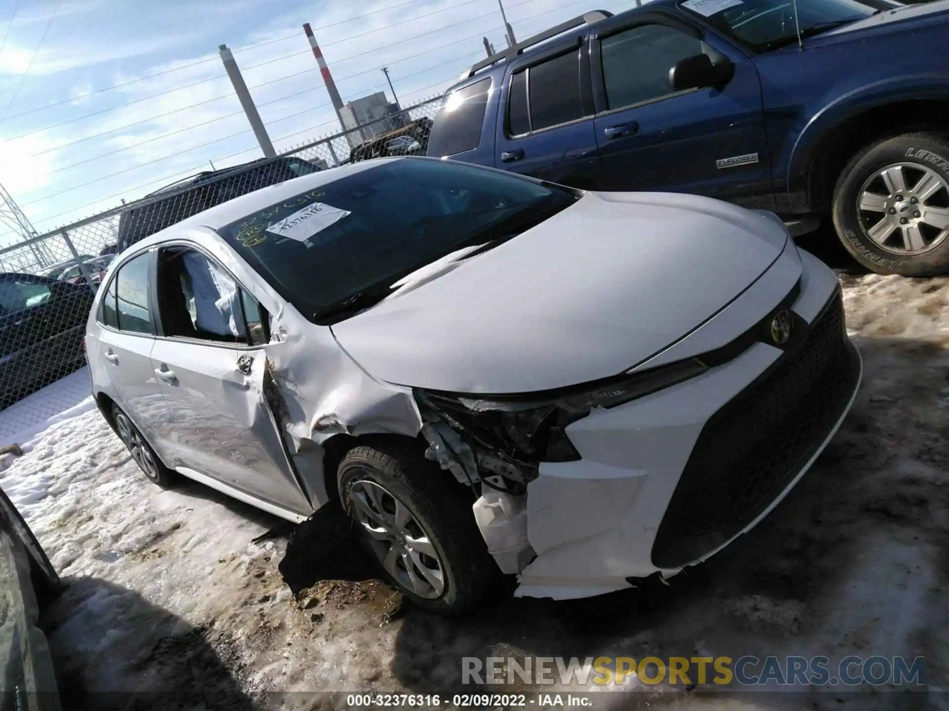 1 Photograph of a damaged car JTDEPRAE9LJ020665 TOYOTA COROLLA 2020