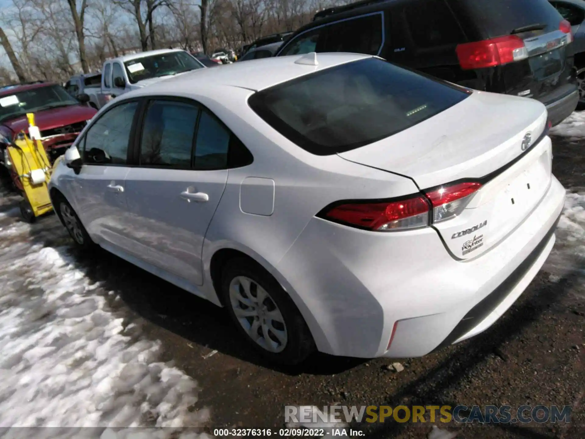 3 Photograph of a damaged car JTDEPRAE9LJ020665 TOYOTA COROLLA 2020