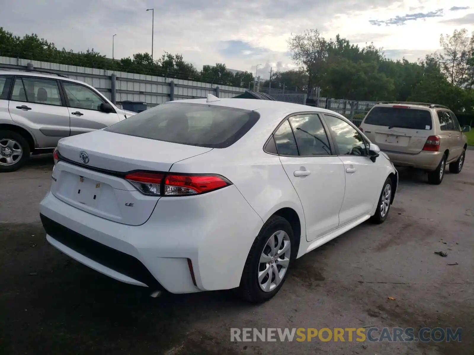 4 Photograph of a damaged car JTDEPRAE9LJ023775 TOYOTA COROLLA 2020