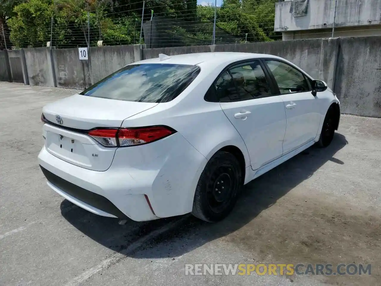 4 Photograph of a damaged car JTDEPRAE9LJ024327 TOYOTA COROLLA 2020