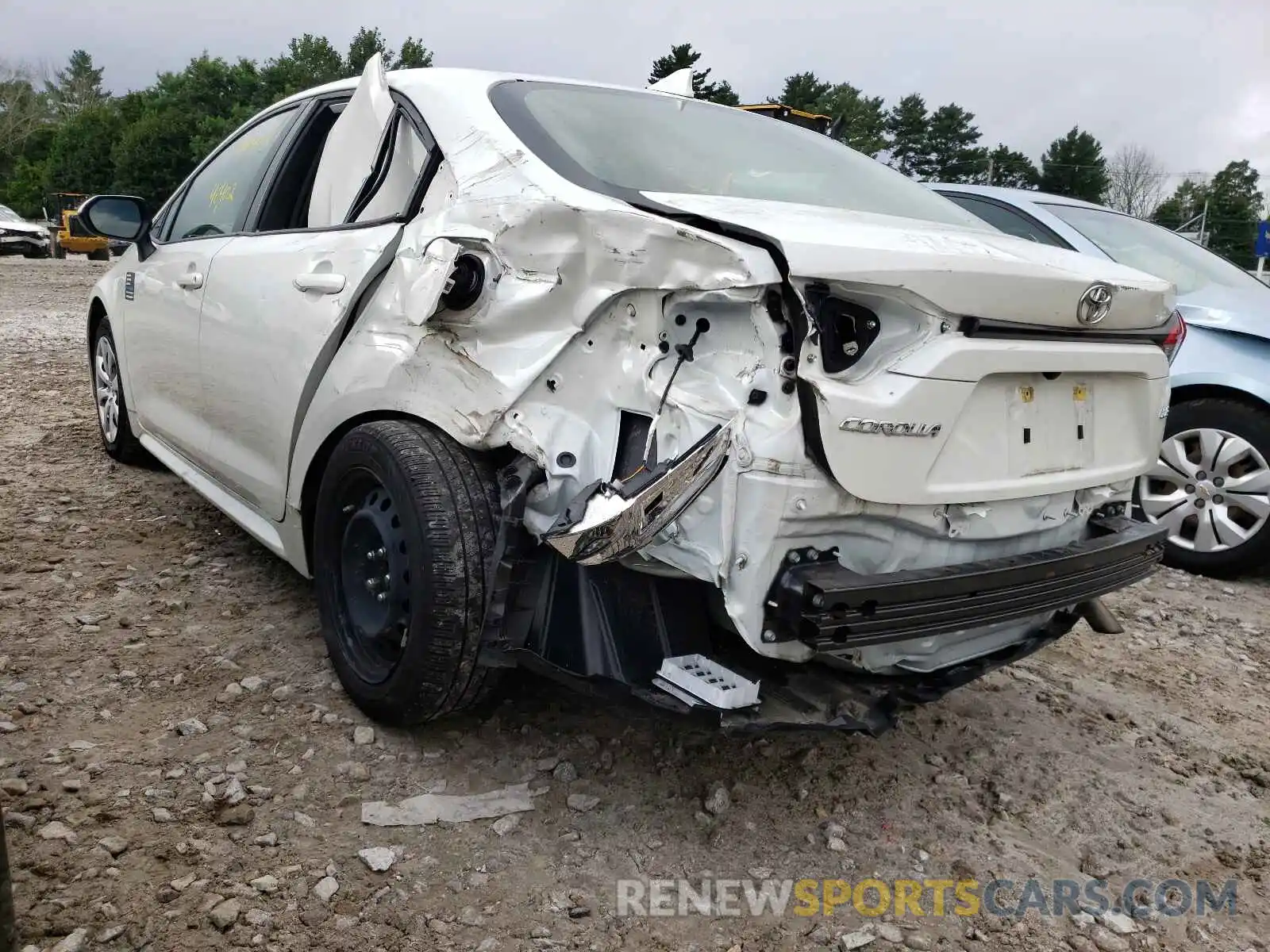 3 Photograph of a damaged car JTDEPRAE9LJ026434 TOYOTA COROLLA 2020