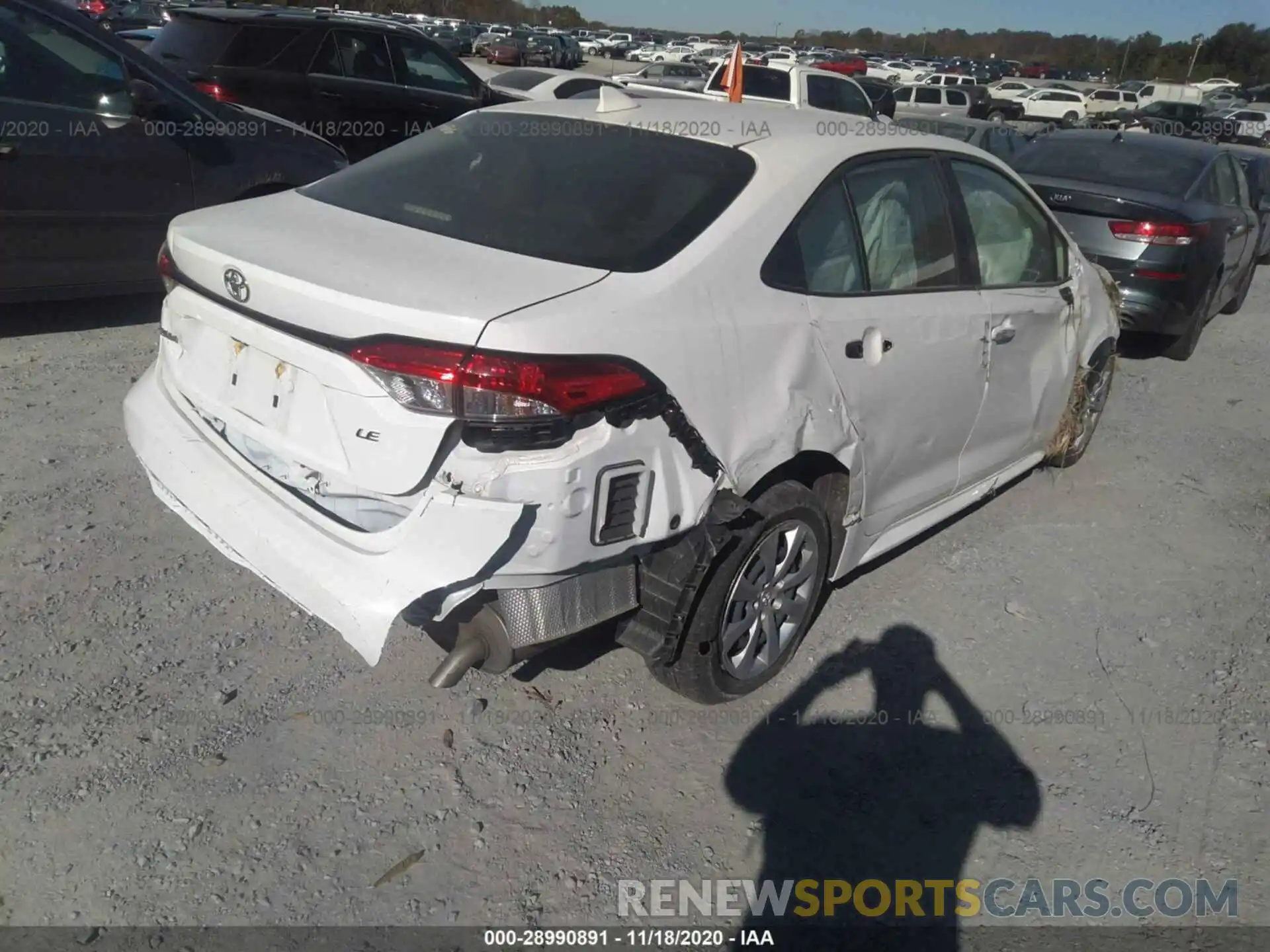 4 Photograph of a damaged car JTDEPRAE9LJ026966 TOYOTA COROLLA 2020