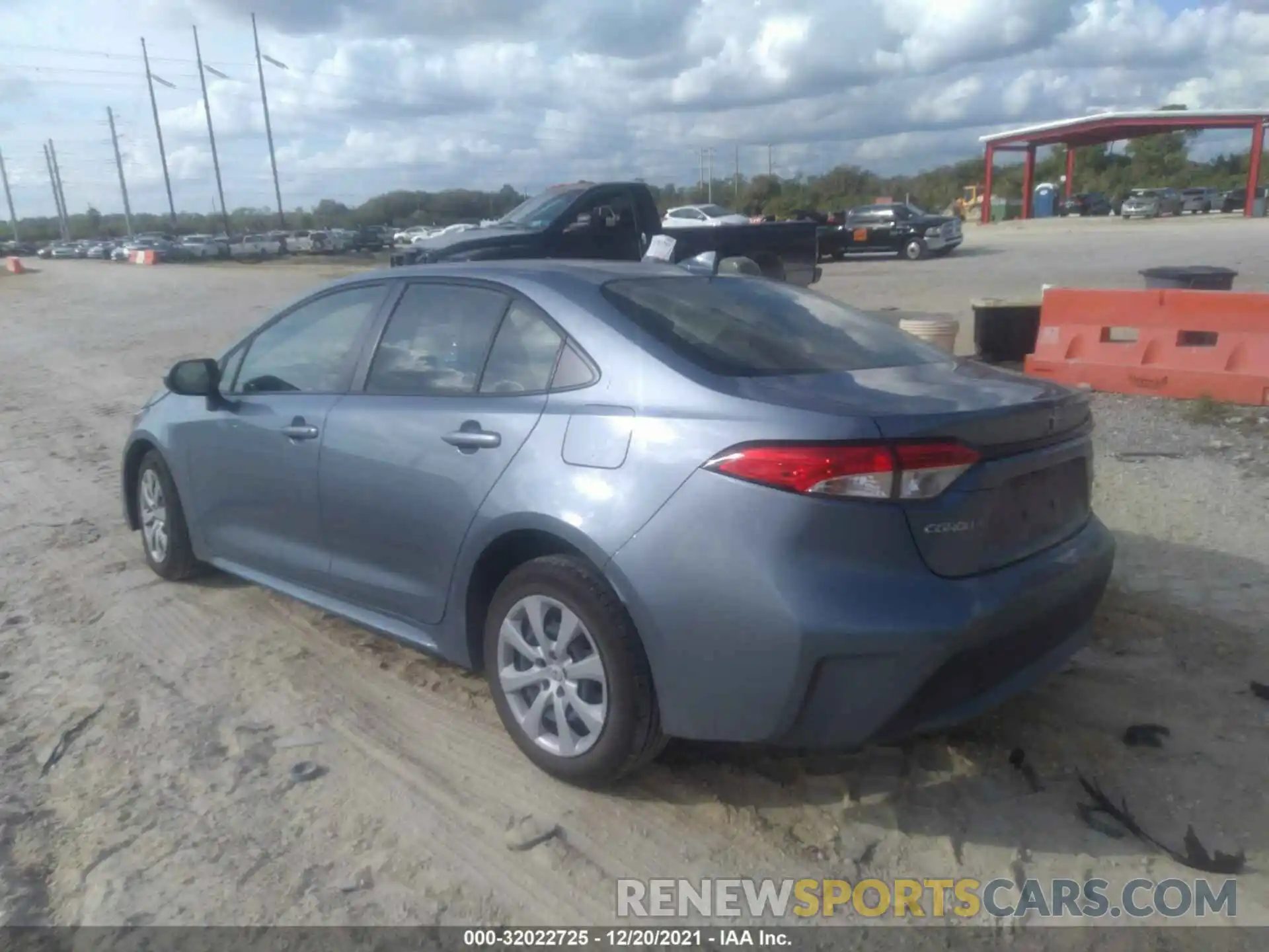 3 Photograph of a damaged car JTDEPRAE9LJ032489 TOYOTA COROLLA 2020