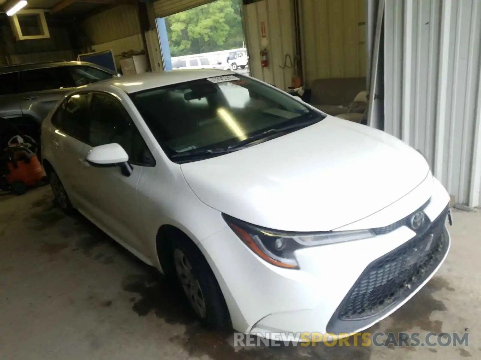 1 Photograph of a damaged car JTDEPRAE9LJ034811 TOYOTA COROLLA 2020