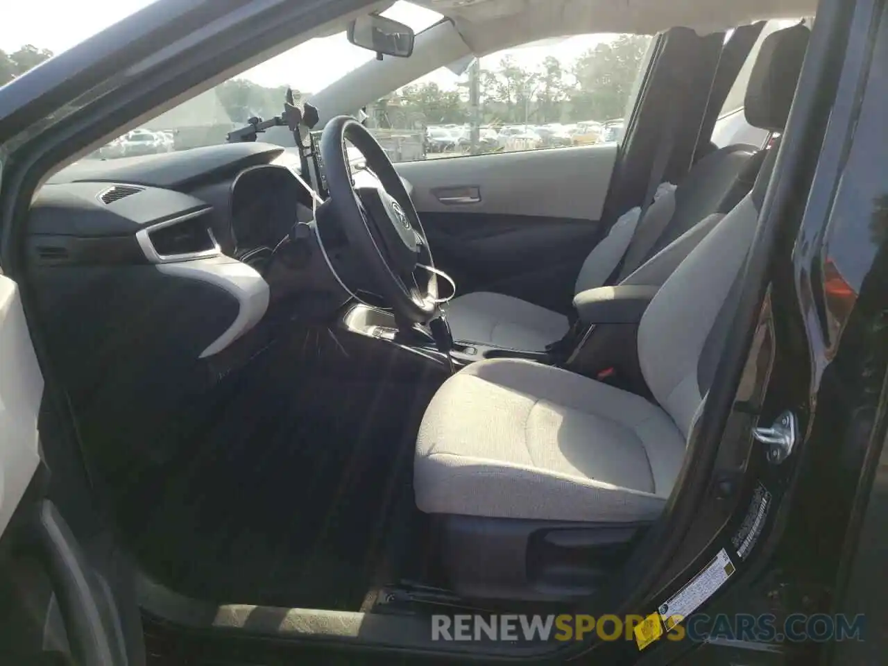 5 Photograph of a damaged car JTDEPRAE9LJ035800 TOYOTA COROLLA 2020