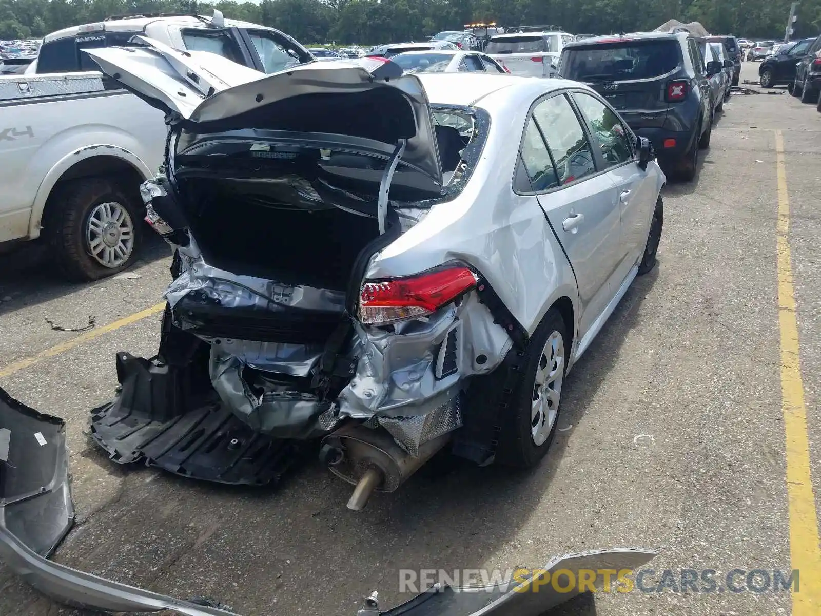 4 Photograph of a damaged car JTDEPRAE9LJ038454 TOYOTA COROLLA 2020