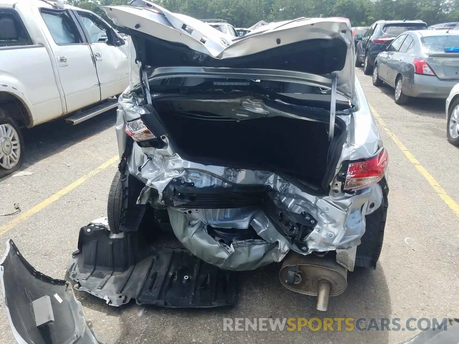 9 Photograph of a damaged car JTDEPRAE9LJ038454 TOYOTA COROLLA 2020