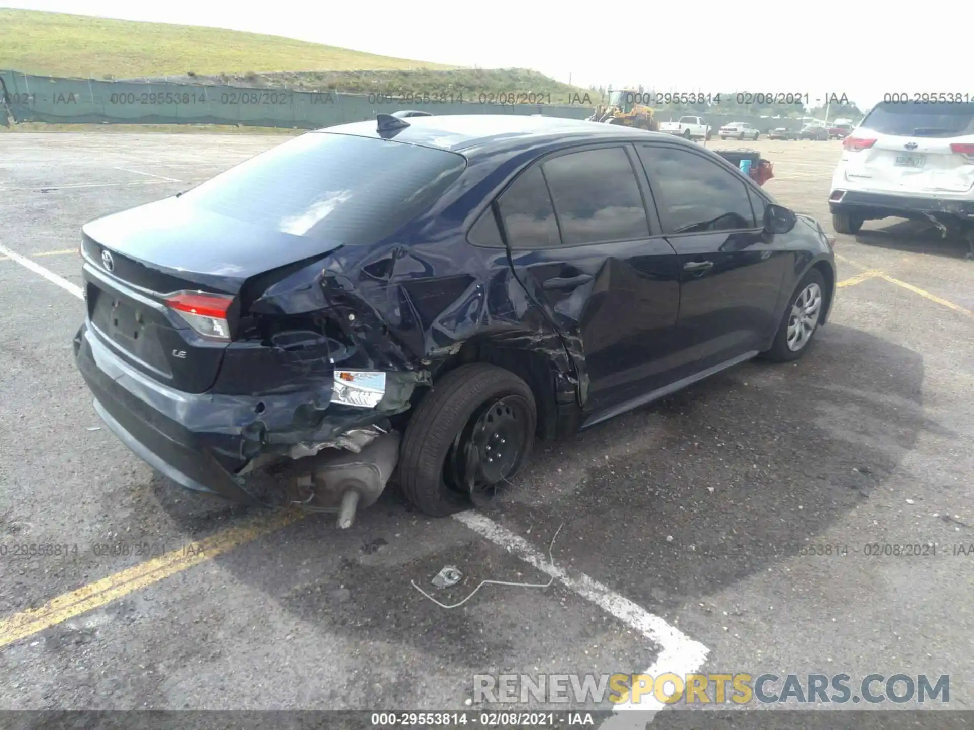 4 Photograph of a damaged car JTDEPRAE9LJ038700 TOYOTA COROLLA 2020