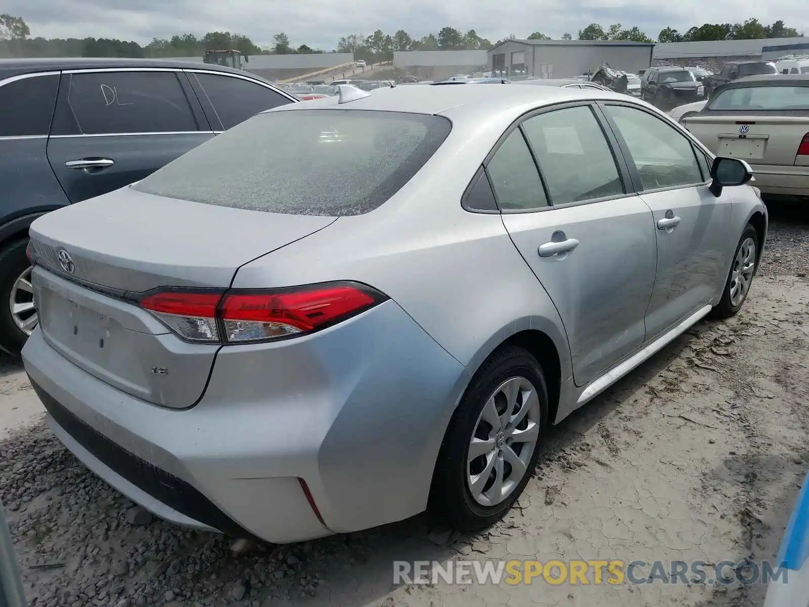 4 Photograph of a damaged car JTDEPRAE9LJ039684 TOYOTA COROLLA 2020