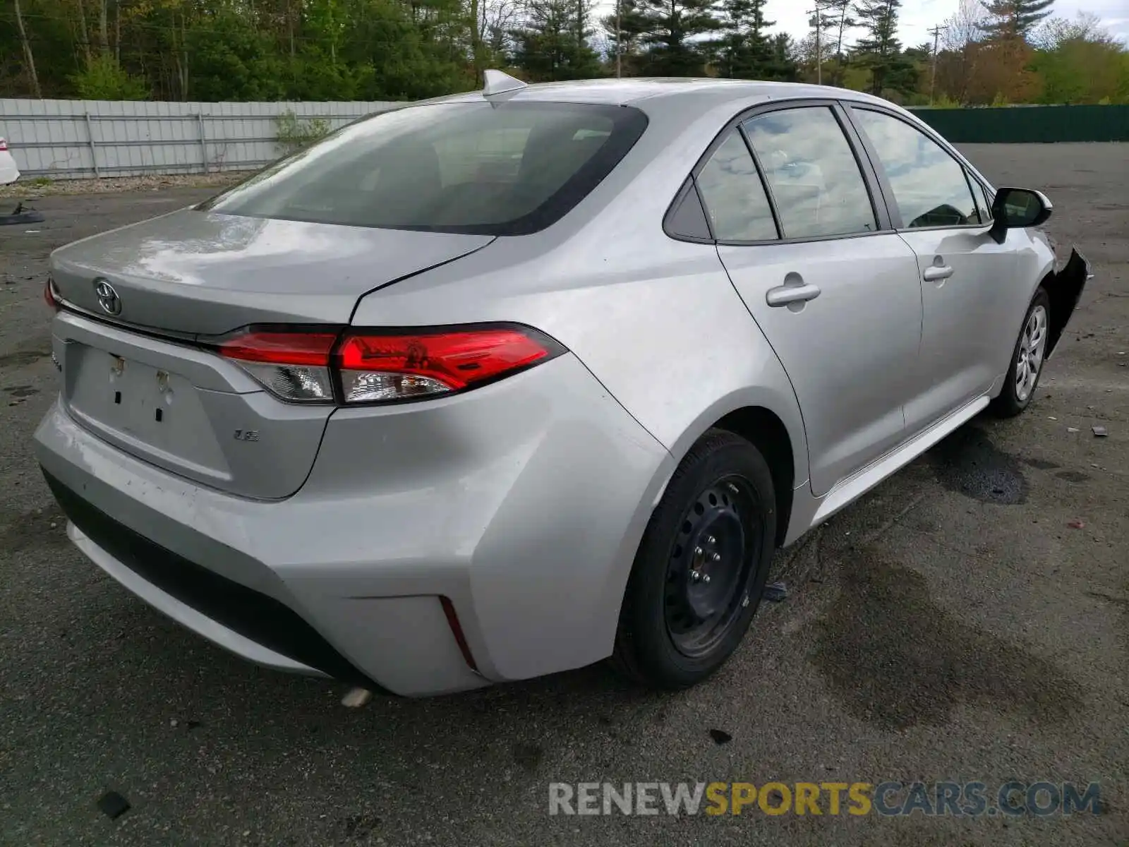 4 Photograph of a damaged car JTDEPRAE9LJ040401 TOYOTA COROLLA 2020