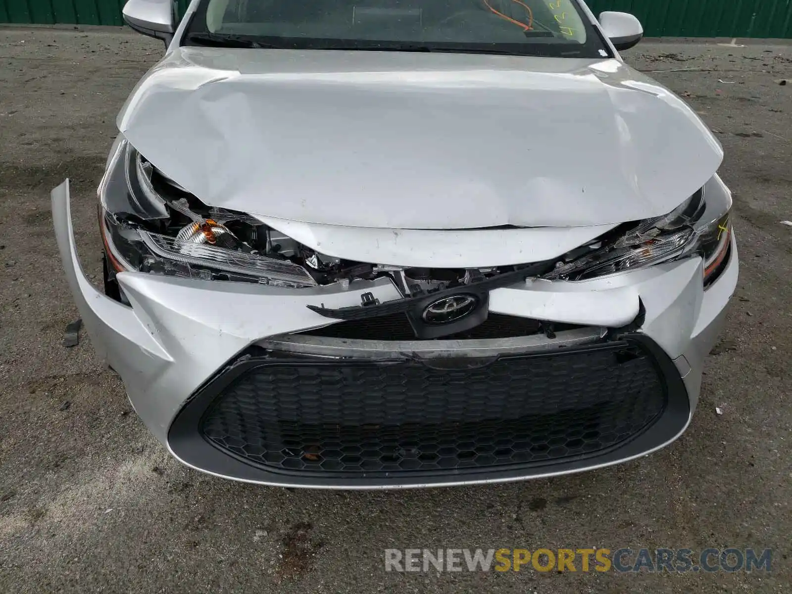 9 Photograph of a damaged car JTDEPRAE9LJ040401 TOYOTA COROLLA 2020