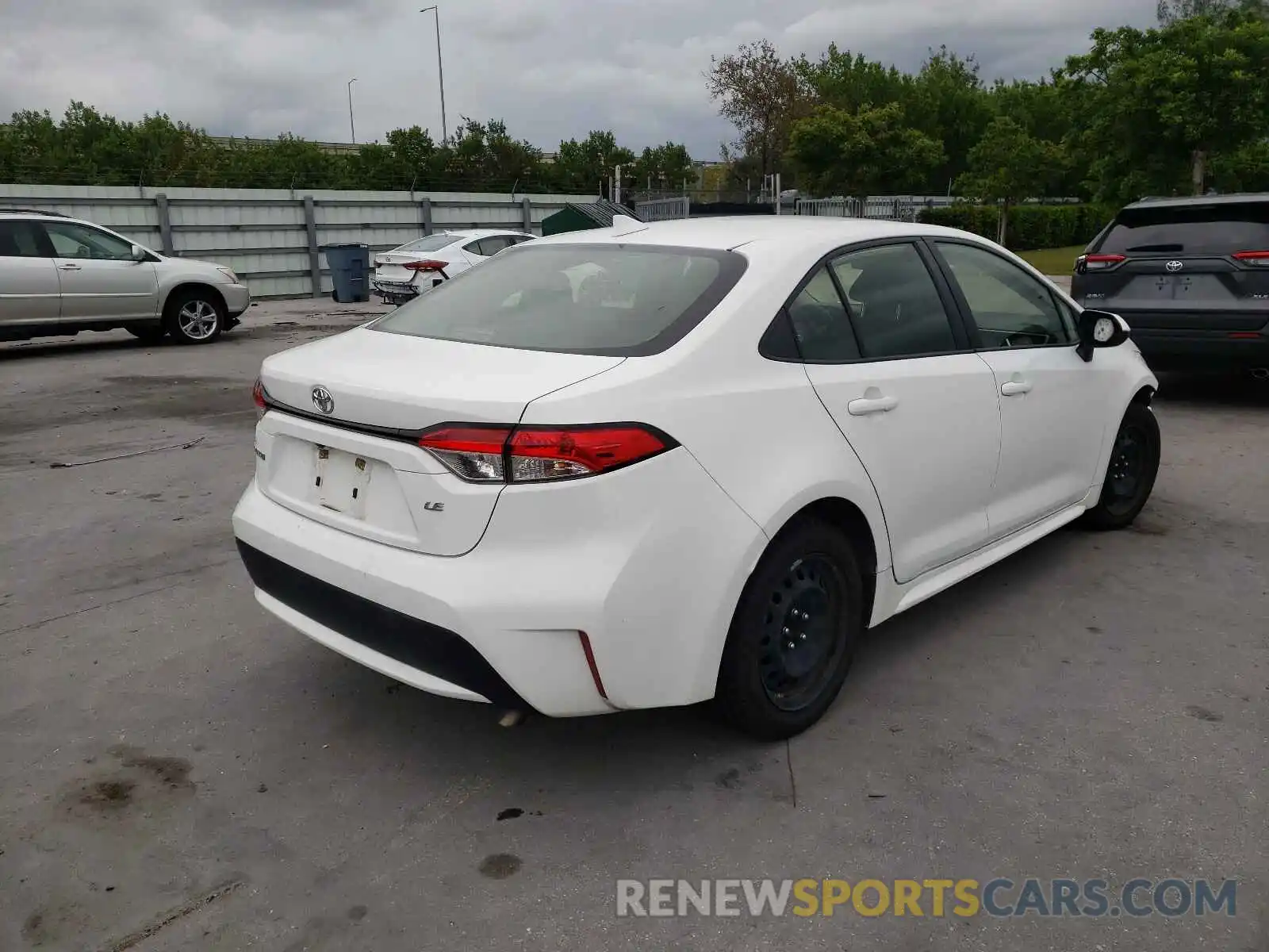 4 Photograph of a damaged car JTDEPRAE9LJ041676 TOYOTA COROLLA 2020