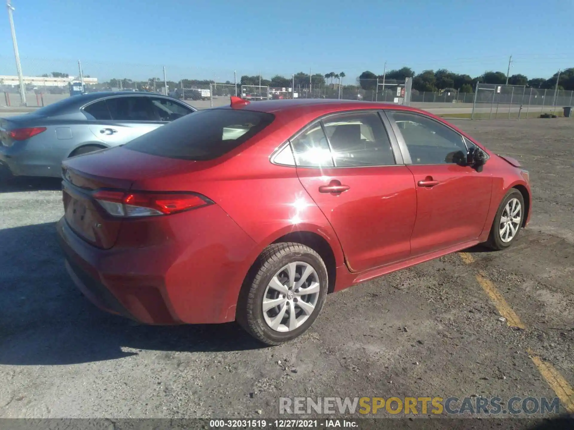 4 Photograph of a damaged car JTDEPRAE9LJ044125 TOYOTA COROLLA 2020