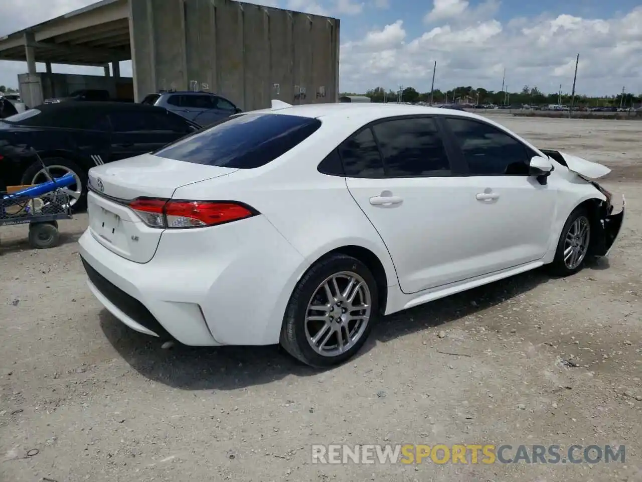 4 Photograph of a damaged car JTDEPRAE9LJ046229 TOYOTA COROLLA 2020