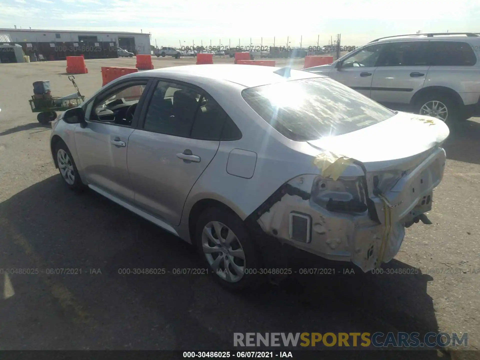 3 Photograph of a damaged car JTDEPRAE9LJ046392 TOYOTA COROLLA 2020