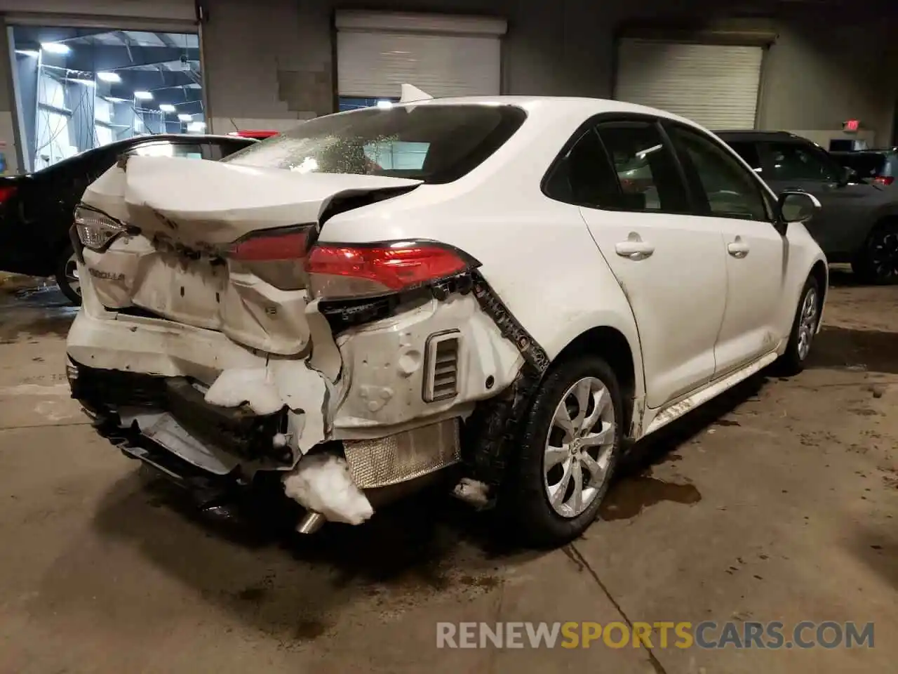 4 Photograph of a damaged car JTDEPRAE9LJ046408 TOYOTA COROLLA 2020