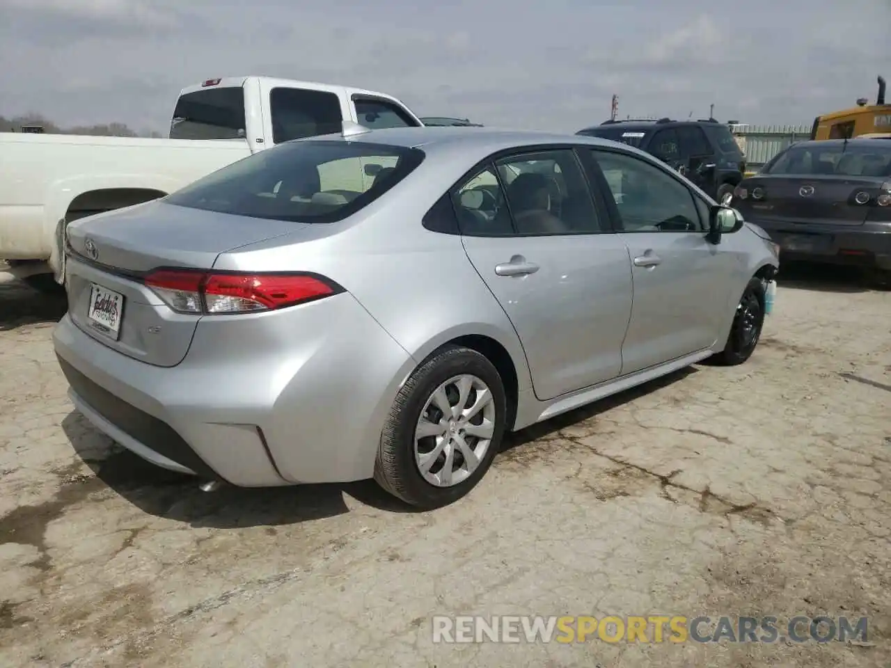 4 Photograph of a damaged car JTDEPRAE9LJ048031 TOYOTA COROLLA 2020