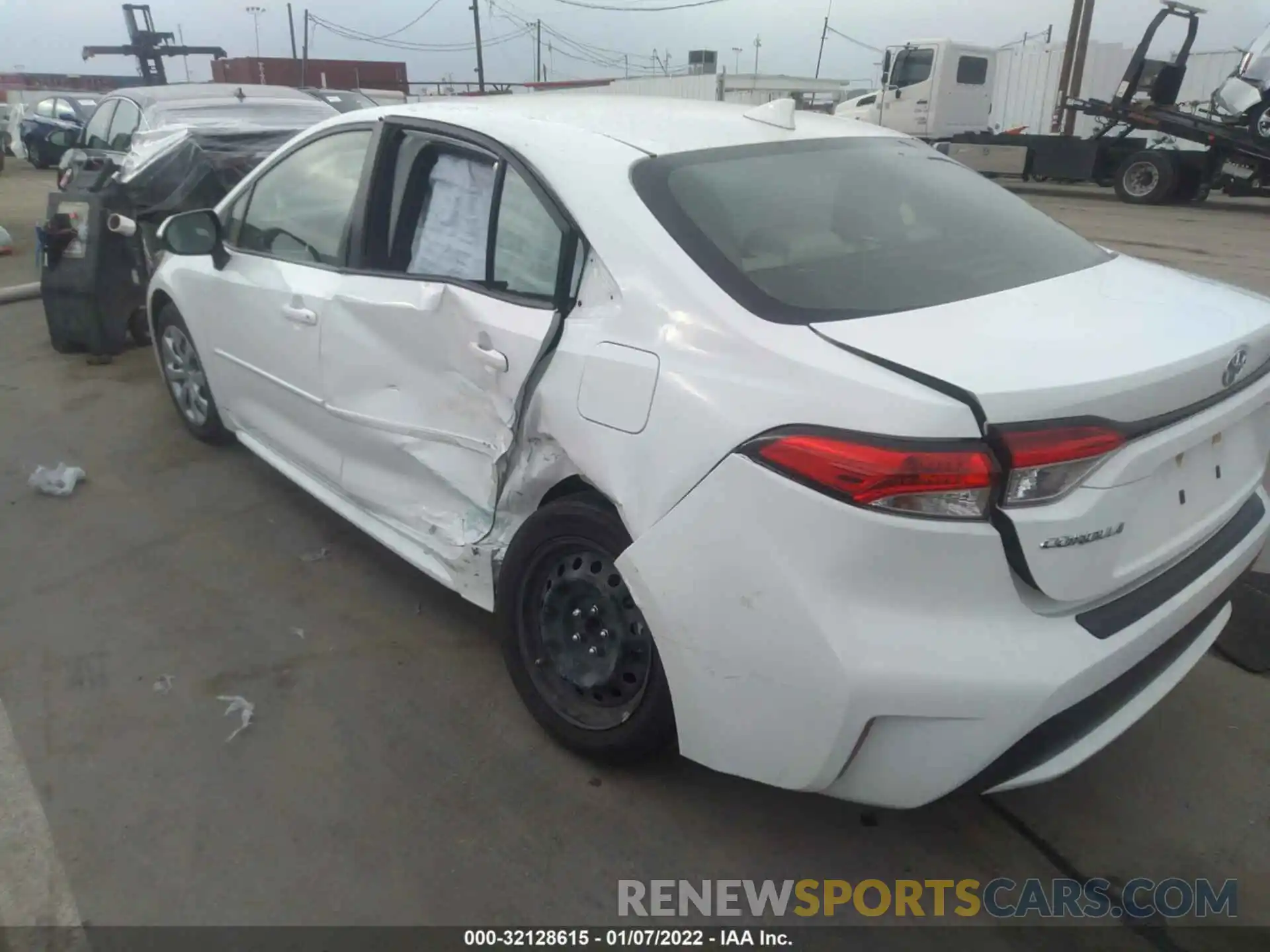 3 Photograph of a damaged car JTDEPRAE9LJ063550 TOYOTA COROLLA 2020