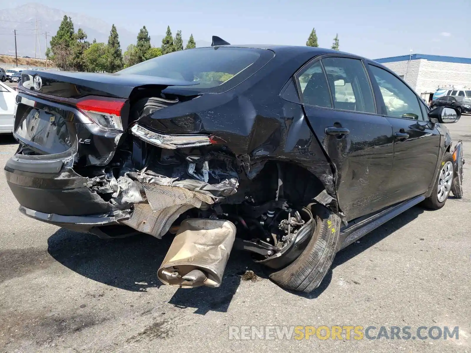 4 Photograph of a damaged car JTDEPRAE9LJ066626 TOYOTA COROLLA 2020