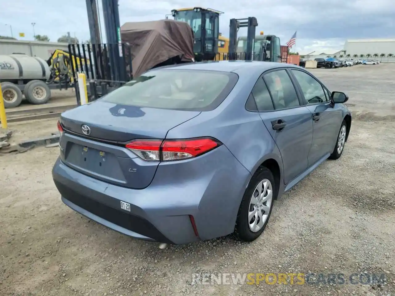 4 Photograph of a damaged car JTDEPRAE9LJ067923 TOYOTA COROLLA 2020