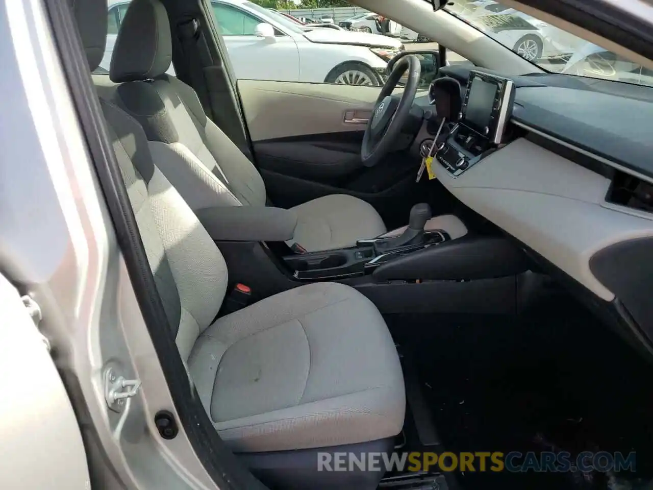 5 Photograph of a damaged car JTDEPRAE9LJ072104 TOYOTA COROLLA 2020