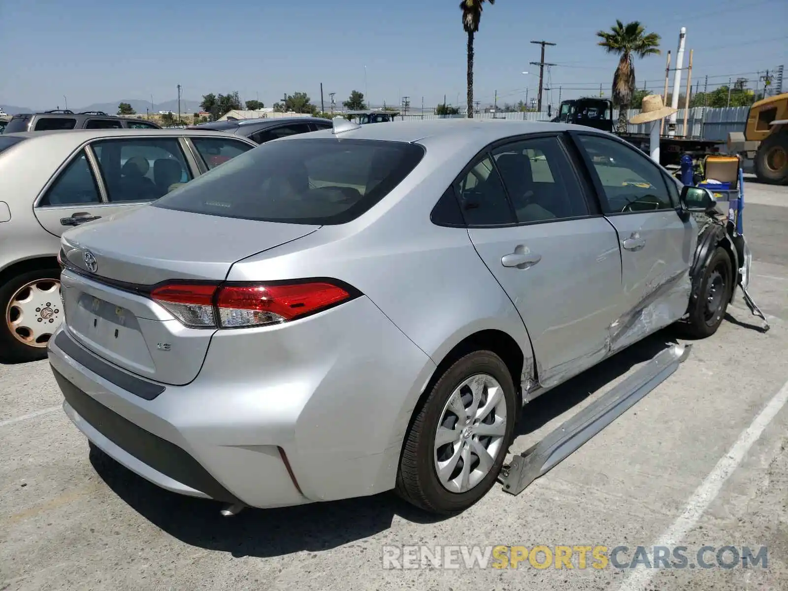 4 Photograph of a damaged car JTDEPRAE9LJ072958 TOYOTA COROLLA 2020