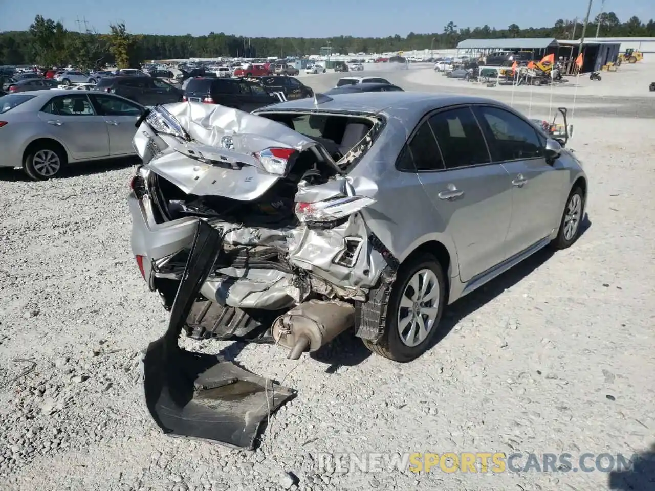 4 Photograph of a damaged car JTDEPRAE9LJ074399 TOYOTA COROLLA 2020