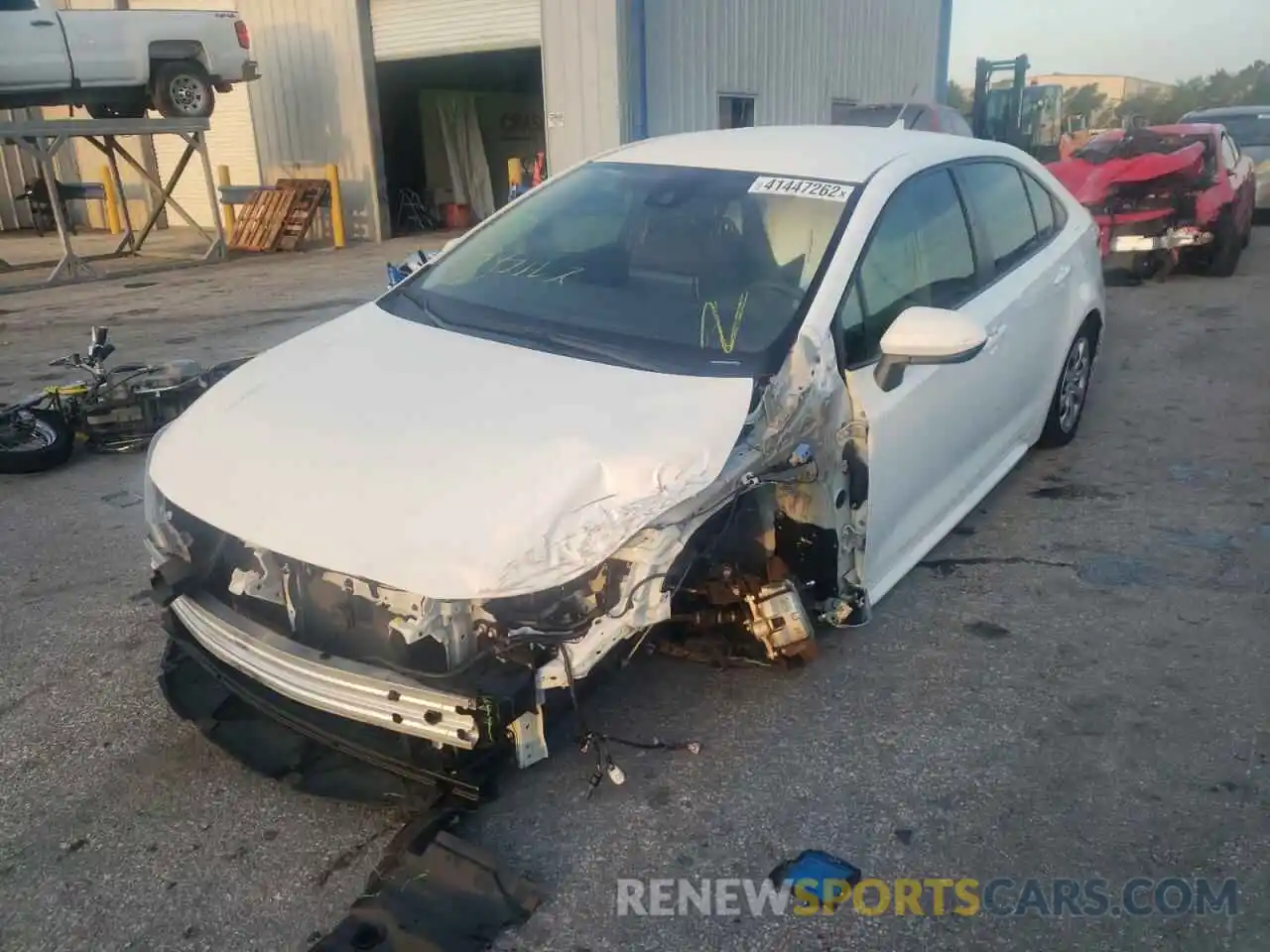 2 Photograph of a damaged car JTDEPRAE9LJ079649 TOYOTA COROLLA 2020