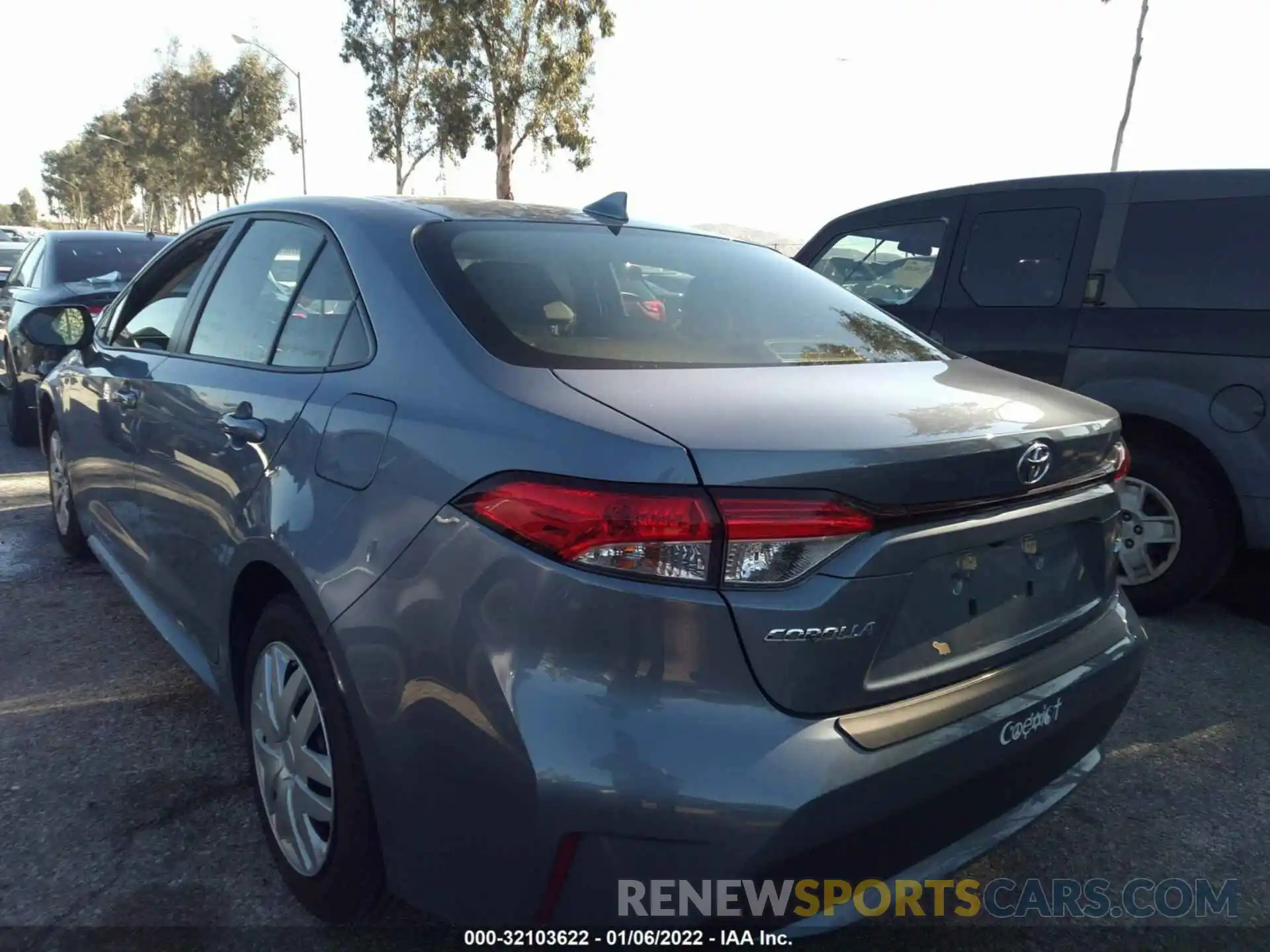 3 Photograph of a damaged car JTDEPRAE9LJ083474 TOYOTA COROLLA 2020