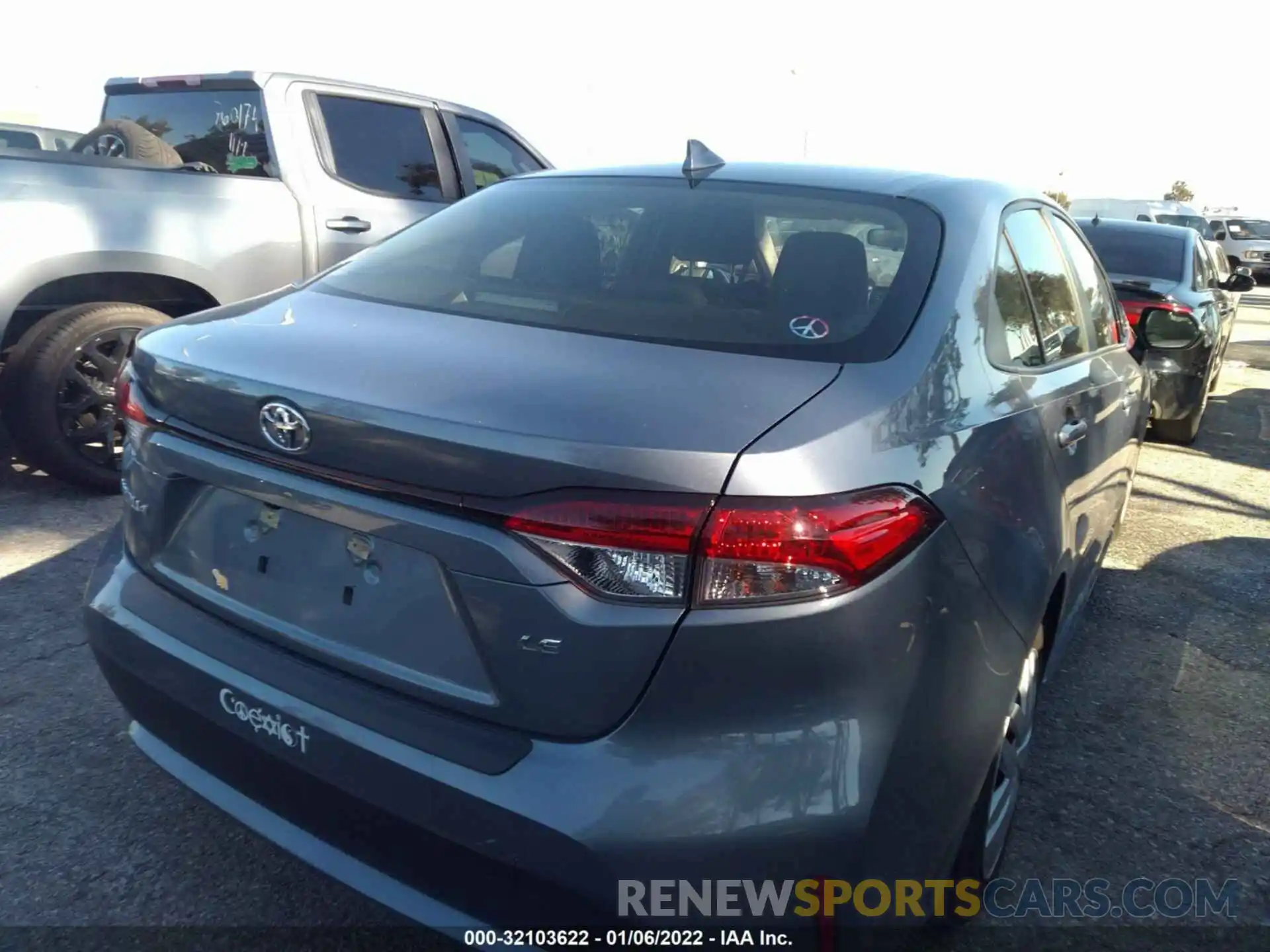 4 Photograph of a damaged car JTDEPRAE9LJ083474 TOYOTA COROLLA 2020