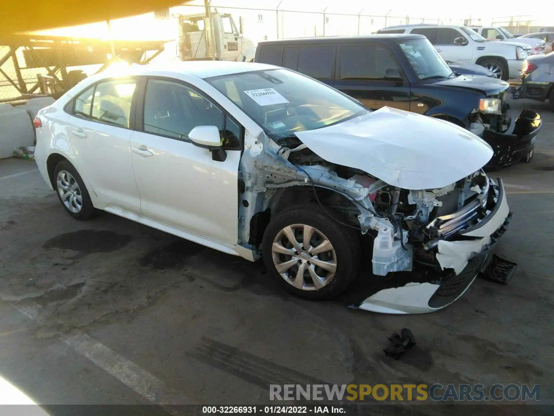 1 Photograph of a damaged car JTDEPRAE9LJ091669 TOYOTA COROLLA 2020