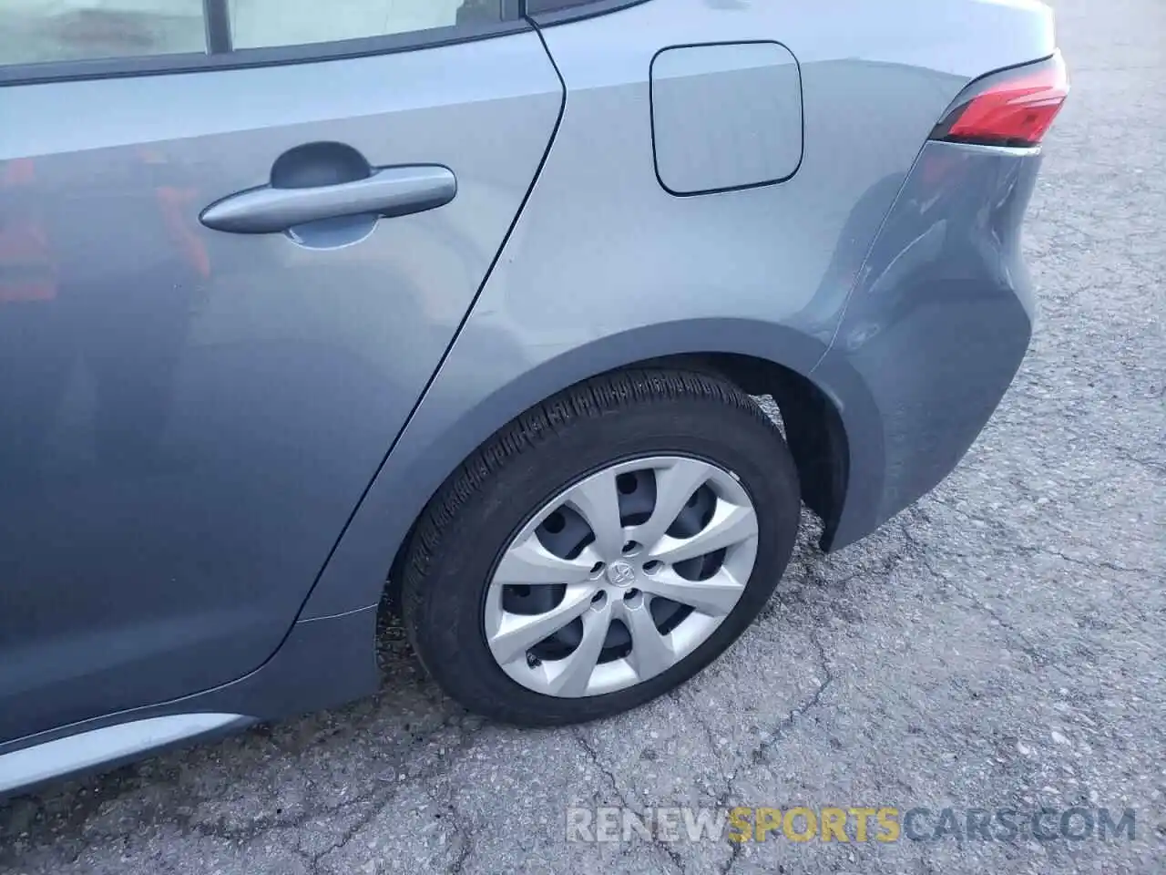 9 Photograph of a damaged car JTDEPRAE9LJ096676 TOYOTA COROLLA 2020