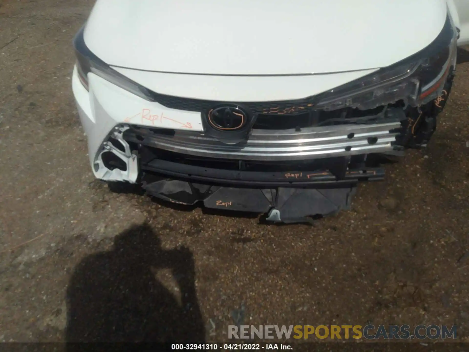 6 Photograph of a damaged car JTDEPRAE9LJ096693 TOYOTA COROLLA 2020