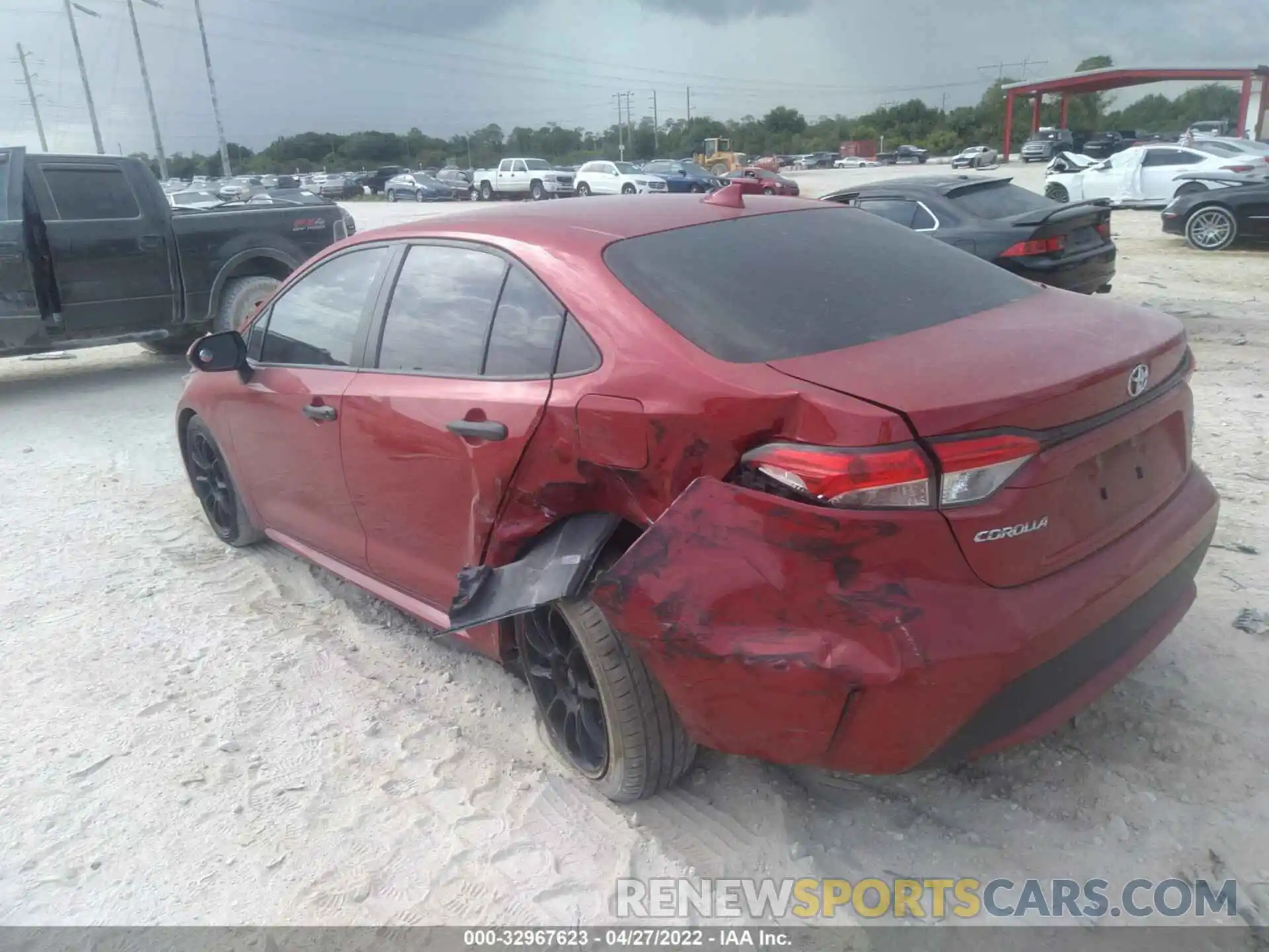 3 Photograph of a damaged car JTDEPRAE9LJ099514 TOYOTA COROLLA 2020