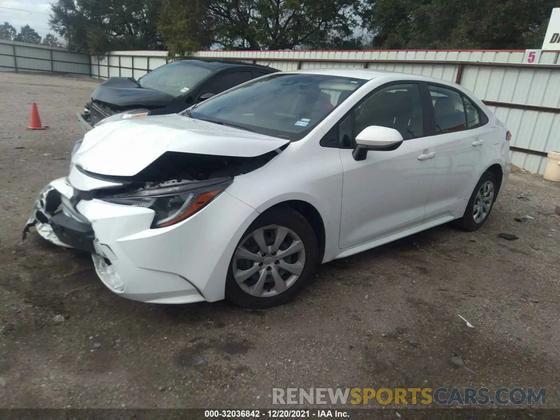 2 Photograph of a damaged car JTDEPRAE9LJ102587 TOYOTA COROLLA 2020