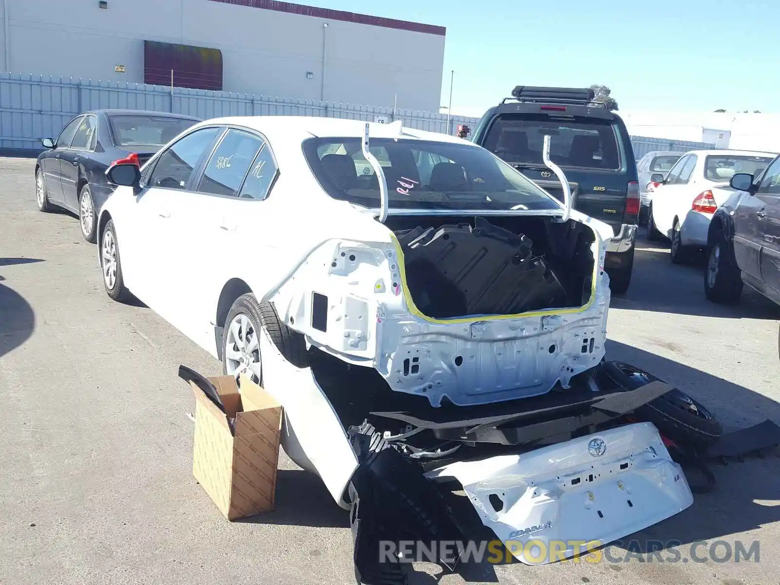 3 Photograph of a damaged car JTDEPRAE9LJ103805 TOYOTA COROLLA 2020