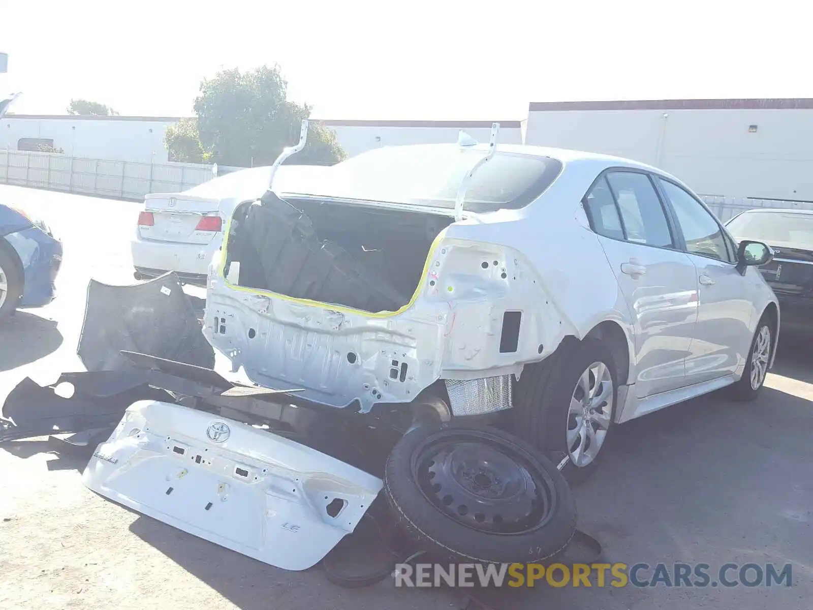 4 Photograph of a damaged car JTDEPRAE9LJ103805 TOYOTA COROLLA 2020